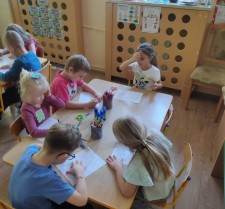 Powiększ zdjęcie ZAJĘCIE  W BIEDRONKACH