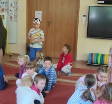 Powiększ zdjęcie ZAJĘCIE  W BIEDRONKACH